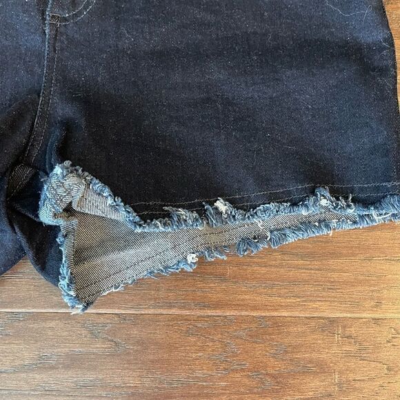 Armani Exchange Mid Rise Shorts Dark Wash size 28 New - Picture 3 of 10